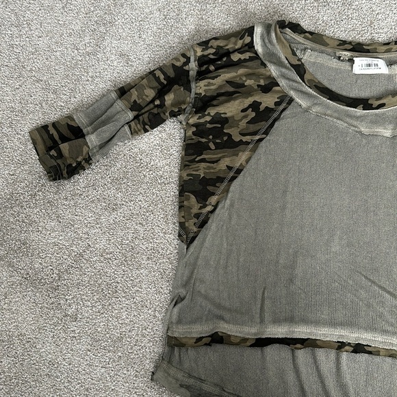 Army Print Green Women’s Top - Picture 2 of 2